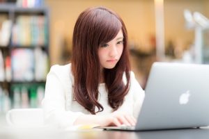 インターネット通販サイトで商品を検索する
